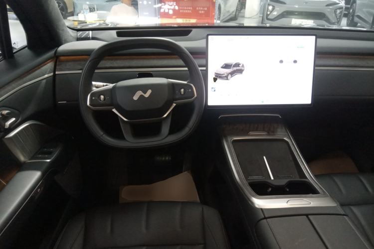 Used ONVO Luxeed L90 2025 Model—Ultra Six-Seater Version Steering Wheel