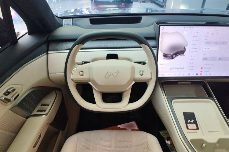 Used ONVO Luxeed L90 2025 Model—Ultra Six-Seater Version Steering Wheel