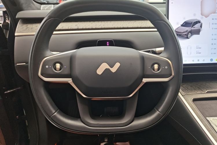 Used ONVO Luxeed L90 2025 Model—Ultra Six-Seater Version Steering Wheel
