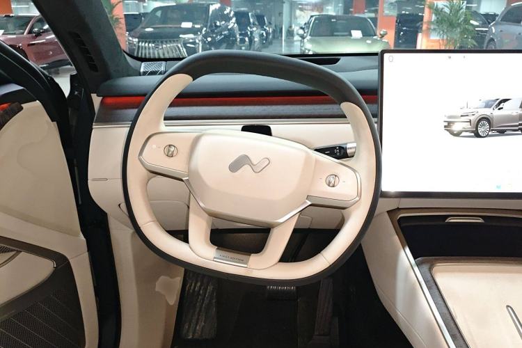 Used ONVO Luxeed L90 2025 Model—Ultra Six-Seater Version Steering Wheel
