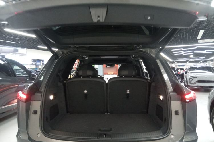 Used ONVO Luxeed L90 2025 Model—Ultra Six-Seater Version Trunk