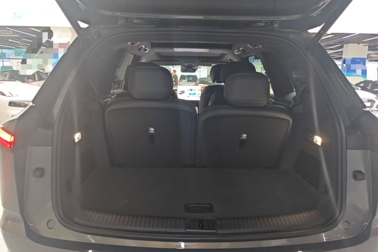 Used ONVO Luxeed L90 2025 Model—Ultra Six-Seater Version Trunk