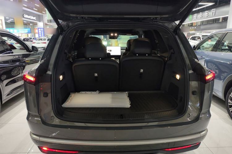 Used ONVO Luxeed L90 2025 Model—Max Six-Seater Version Trunk