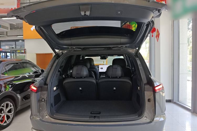 Used ONVO Luxeed L90 2025 Model—Ultra Six-Seater Version Trunk