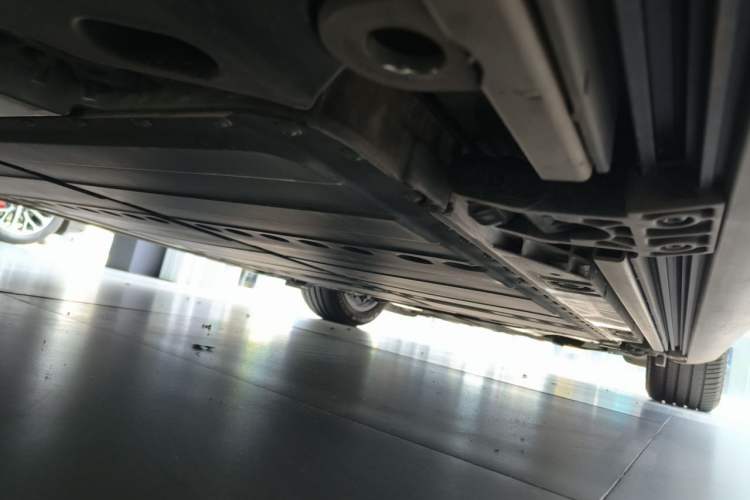 Used ONVO Luxeed L90 2025 Model—Max Six-Seater Version Chassis Rear Right