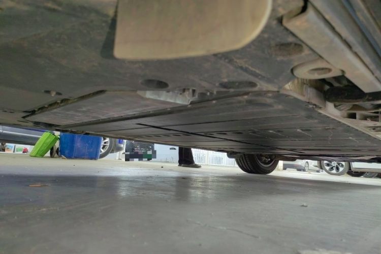 Used ONVO Luxeed L90 2025 Model—Ultra Six-Seater Version Chassis Rear Right