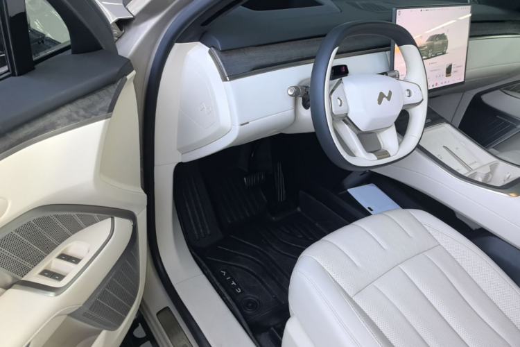 Used ONVO Luxeed L90 2025 Model—Ultra Six-Seater Version Driver Seat