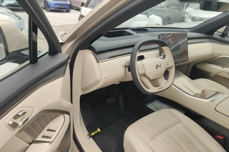 Used ONVO Luxeed L90 2025 Model—Ultra Six-Seater Version Driver Seat
