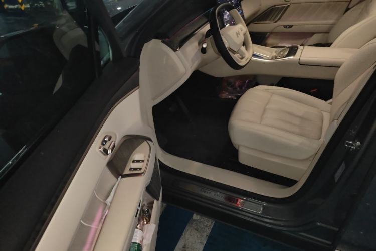 Used ONVO Luxeed L90 2025 Model—Max Six-Seater Version Driver Seat