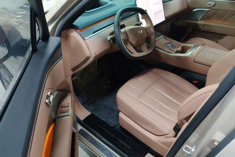 Used ONVO Luxeed L90 2025 Model—Max Six-Seater Version Driver Seat