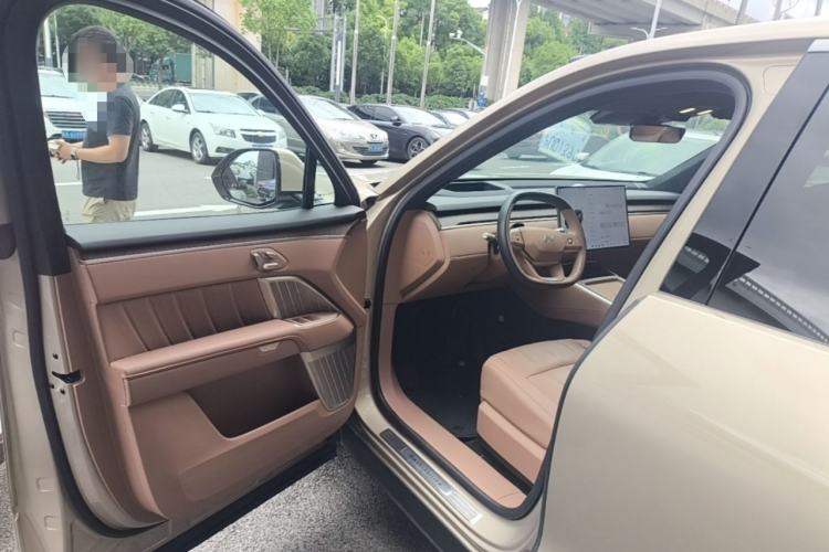 Used ONVO Luxeed L90 2025 Model—Max Six-Seater Version Driver Seat