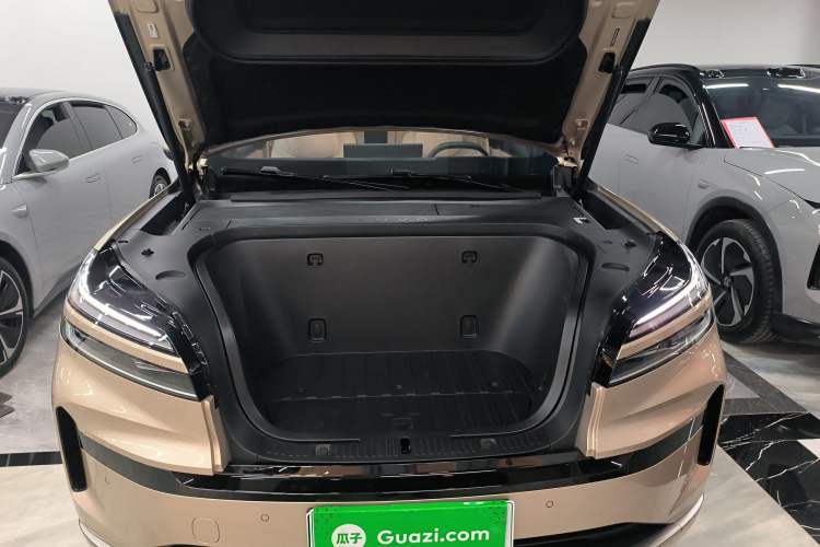 Used ONVO Luxeed L90 2025 Model—Ultra Six-Seater Version Engine Bay