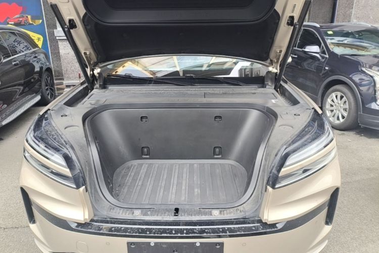 Used ONVO Luxeed L90 2025 Model—Max Six-Seater Version Engine Bay