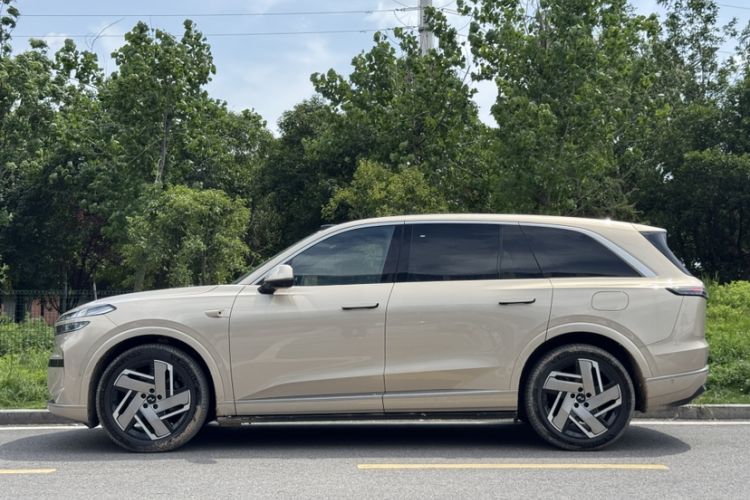 Used ONVO Luxeed L90 2025 Model—Ultra Six-Seater Version Exterior 2