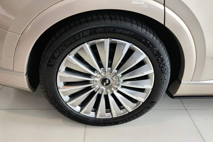 Used ONVO Luxeed L90 2025 Model—Ultra Six-Seater Version Exterior 3