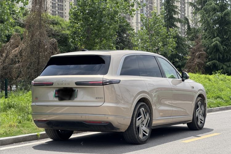 Used ONVO Luxeed L90 2025 Model—Ultra Six-Seater Version Exterior 4