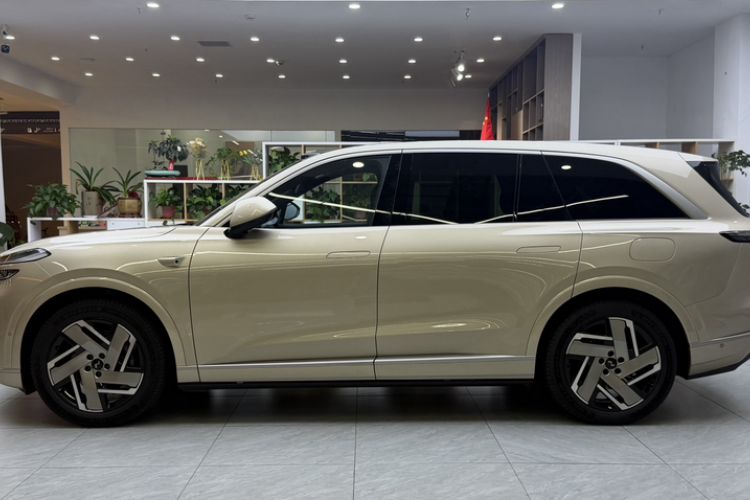 Used ONVO Luxeed L90 2025 Model Max Six-Seater 60-degree Battery Edition Exterior 5
