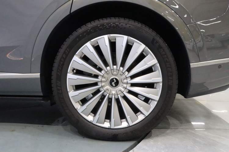 Used ONVO Luxeed L90 2025 Model—Ultra Six-Seater Version Exterior 7