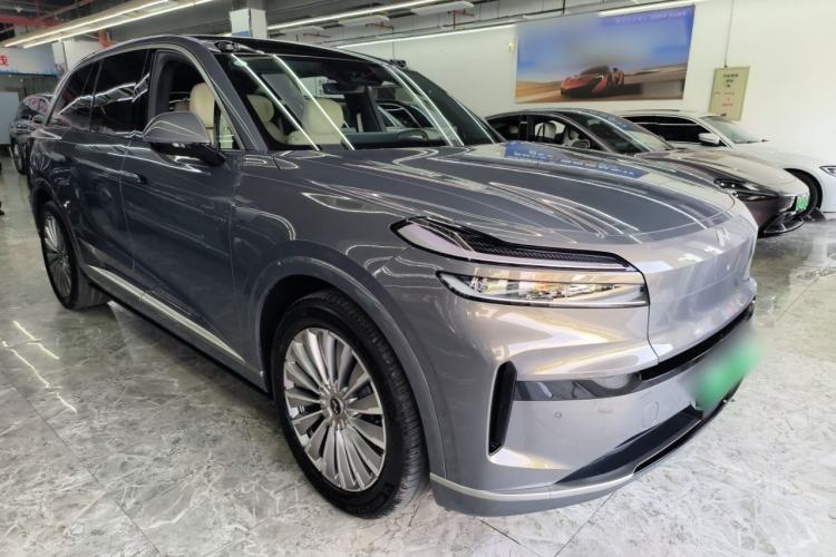 Used ONVO Luxeed L90 2025 Model—Ultra Six-Seater Version Front Right 45 Deg