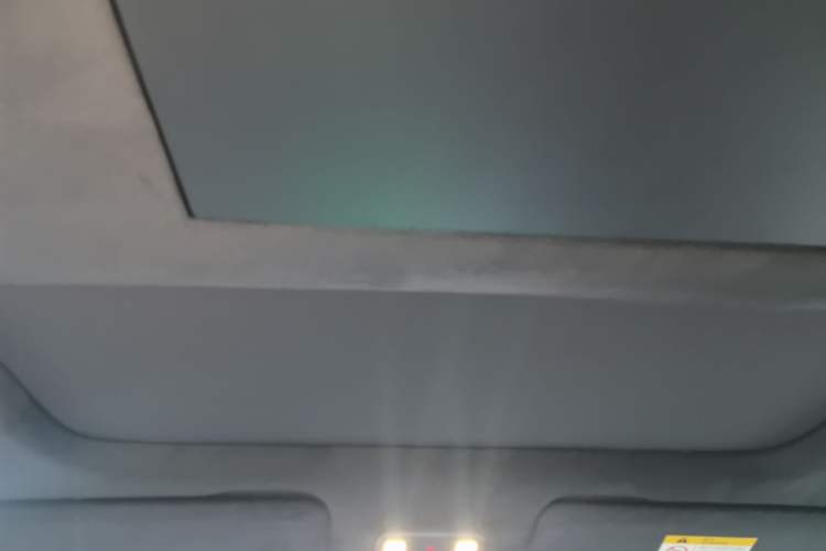 Used ONVO Luxeed L90 2025 Model—Ultra Six-Seater Version Headliner