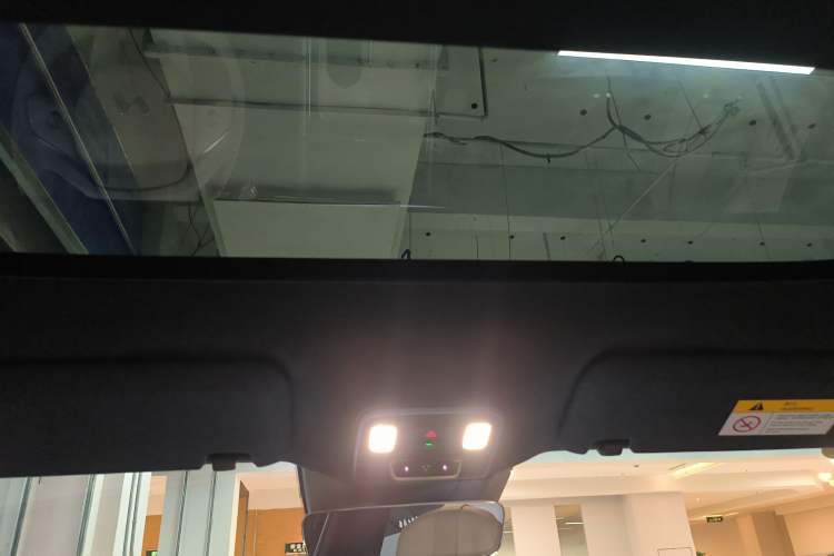 Used ONVO Luxeed L90 2025 Model—Ultra Six-Seater Version Headliner