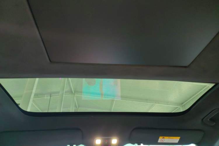 Used ONVO Luxeed L90 2025 Model—Ultra Six-Seater Version Headliner