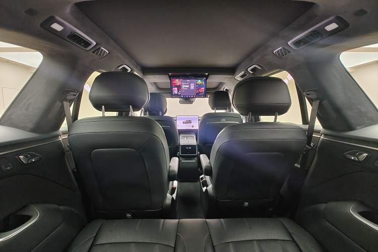Used ONVO Luxeed L90 2025 Model Max Six-Seater 60-degree Battery Edition Headliner
