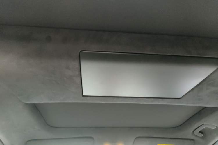 Used ONVO Luxeed L90 2025 Model—Ultra Six-Seater Version Headliner