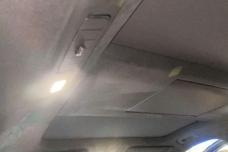 Used ONVO Luxeed L90 2025 Model—Max Six-Seater Version Headliner