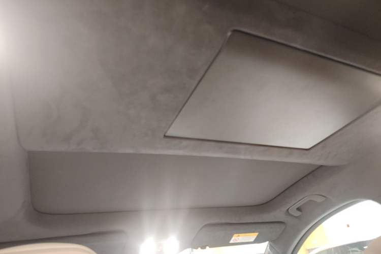 Used ONVO Luxeed L90 2025 Model—Max Six-Seater Version Headliner