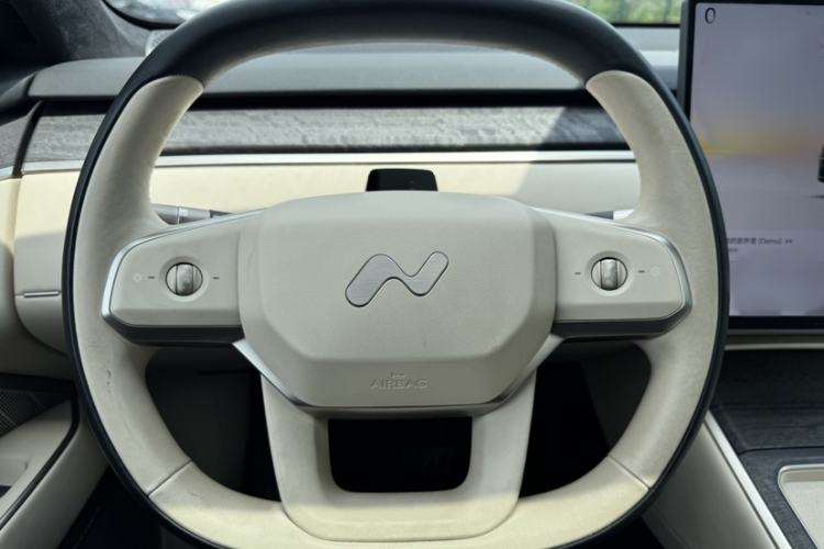 Used ONVO Luxeed L90 2025 Model—Ultra Six-Seater Version Interior 3