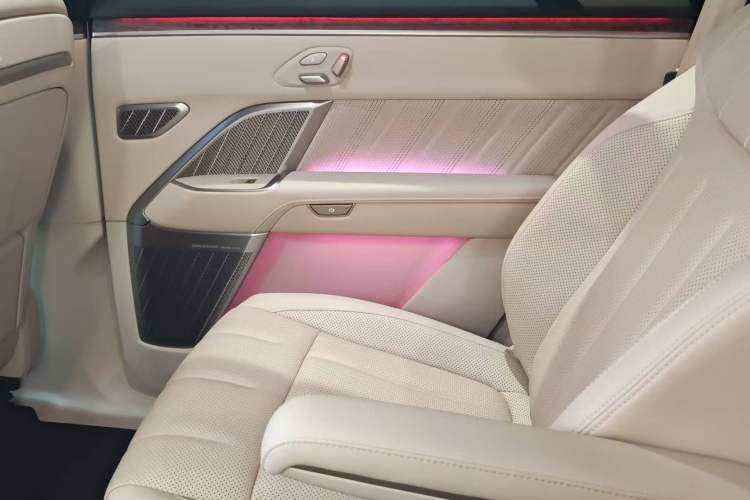 Used ONVO Luxeed L90 2025 Model—Max Six-Seater Version Interior 3