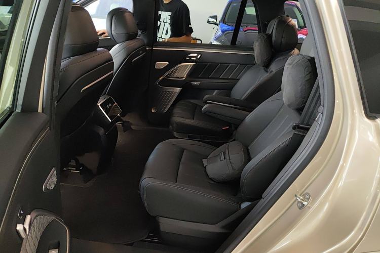 Used ONVO Luxeed L90 2025 Model—Ultra Six-Seater Version Interior 4
