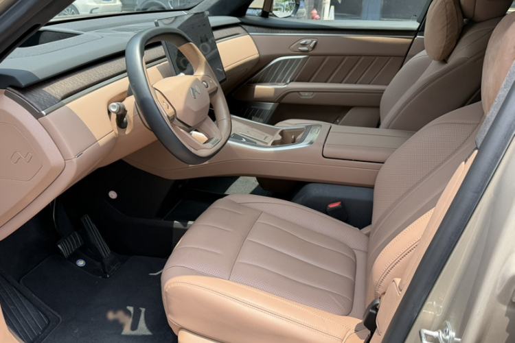 Used ONVO Luxeed L90 2025 Model—Max Six-Seater Version Interior 4
