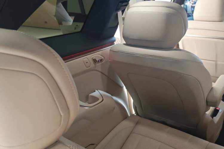 Used ONVO Luxeed L90 2025 Model—Max Six-Seater Version Interior 6