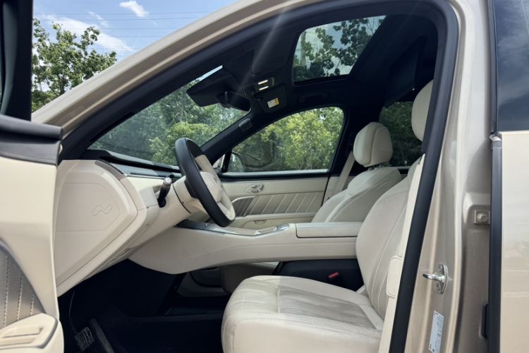 Used ONVO Luxeed L90 2025 Model—Ultra Six-Seater Version Interior 7