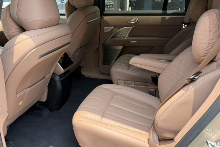 Used ONVO Luxeed L90 2025 Model—Max Six-Seater Version Interior 9