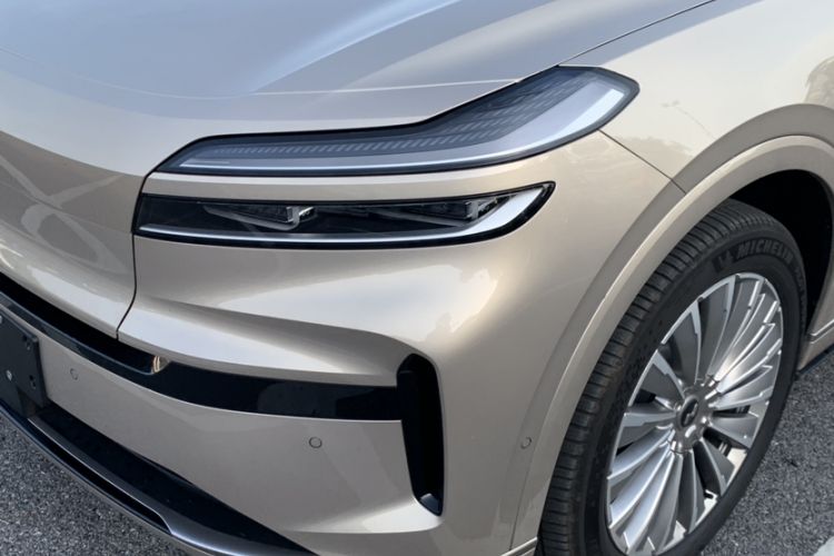 Used ONVO Luxeed L90 2025 Model—Ultra Six-Seater Version Left Front Headlight