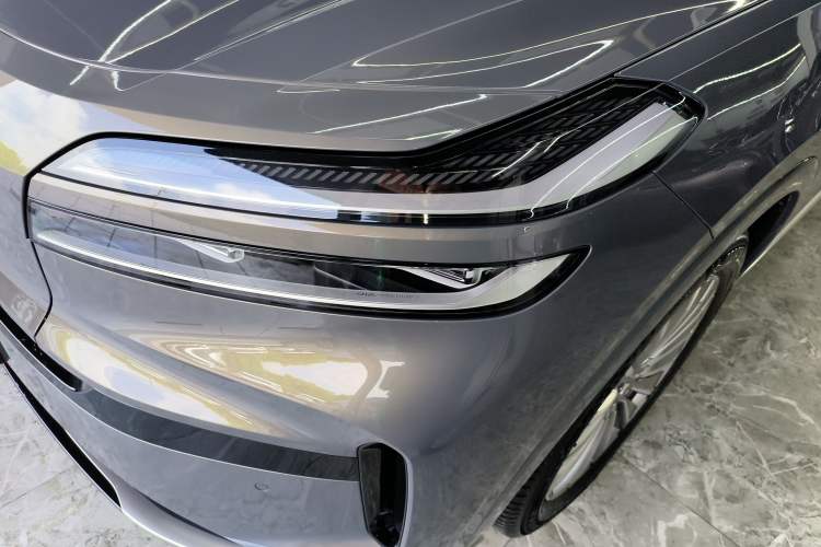 Used ONVO Luxeed L90 2025 Model—Ultra Six-Seater Version Left Front Headlight