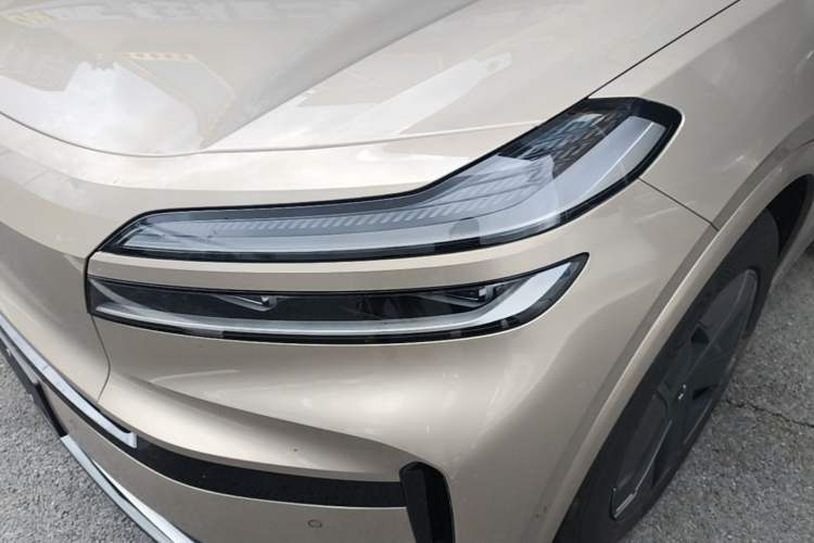 Used ONVO Luxeed L90 2025 Model—Max Six-Seater Version Left Front Headlight