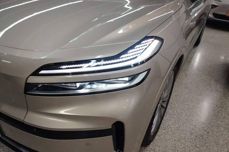 Used ONVO Luxeed L90 2025 Model—Max Six-Seater Version Left Front Headlight