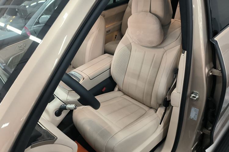 Used ONVO Luxeed L90 2025 Model—Ultra Six-Seater Version Left Front Seat