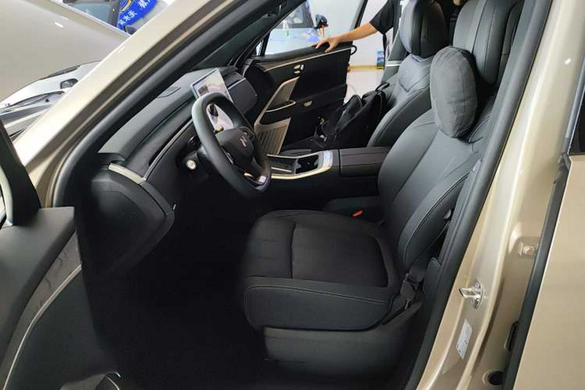 Used ONVO Luxeed L90 2025 Model—Ultra Six-Seater Version Left Front Seat