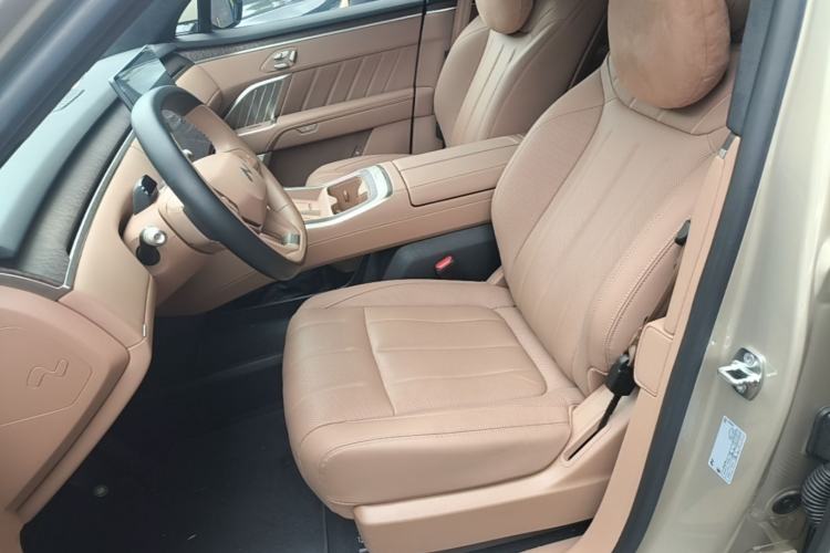 Used ONVO Luxeed L90 2025 Model—Max Six-Seater Version Left Front Seat