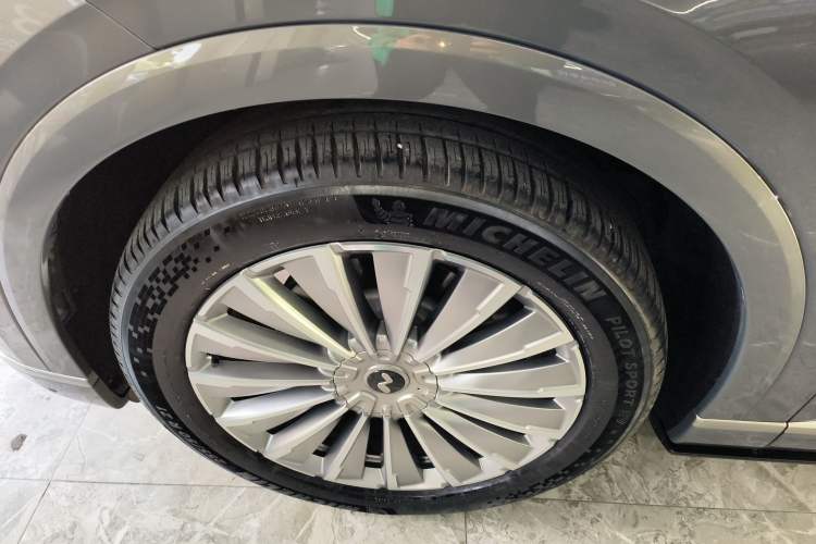 Used ONVO Luxeed L90 2025 Model—Ultra Six-Seater Version Left Front Wheel Hub
