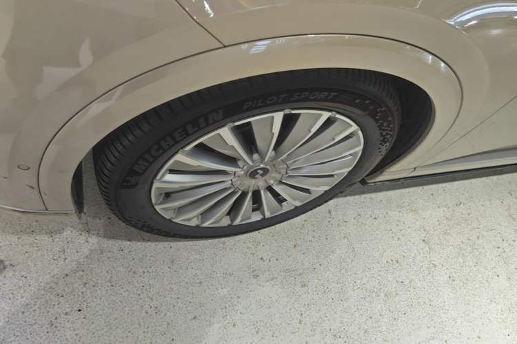 Used ONVO Luxeed L90 2025 Model—Max Six-Seater Version Left Front Wheel Hub