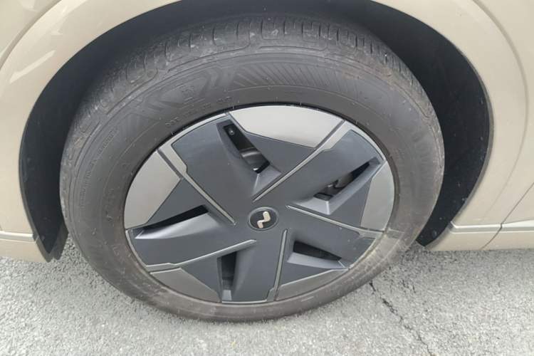 Used ONVO Luxeed L90 2025 Model—Max Six-Seater Version Left Front Wheel Hub