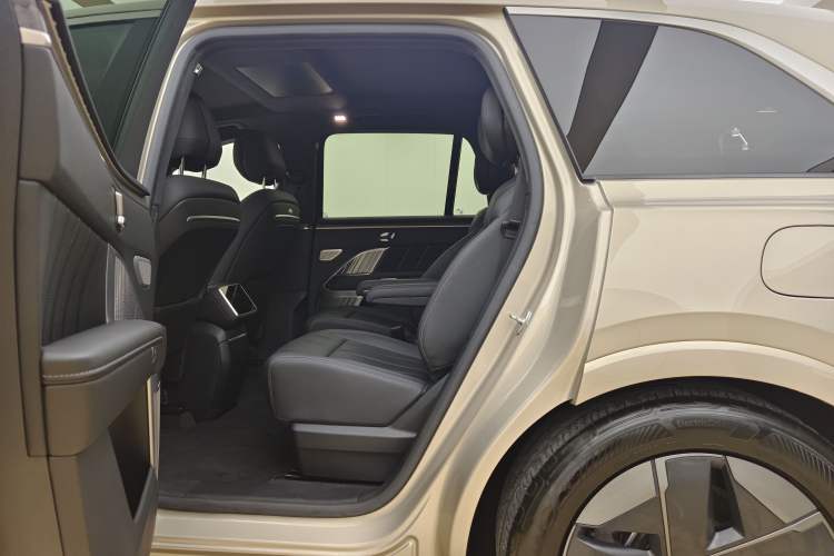 Used ONVO Luxeed L90 2025 Model Max Six-Seater 60-degree Battery Edition Left Rear Seat