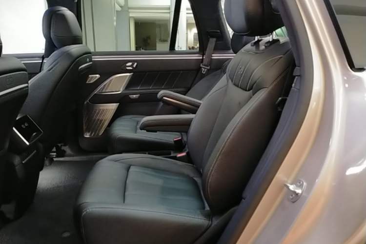 Used ONVO Luxeed L90 2025 Model Max Six-Seater 60-degree Battery Edition Left Rear Seat