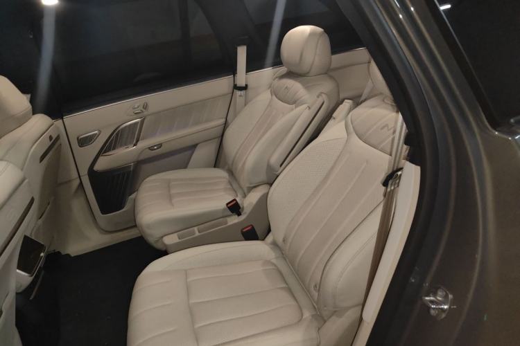 Used ONVO Luxeed L90 2025 Model—Max Six-Seater Version Left Rear Seat